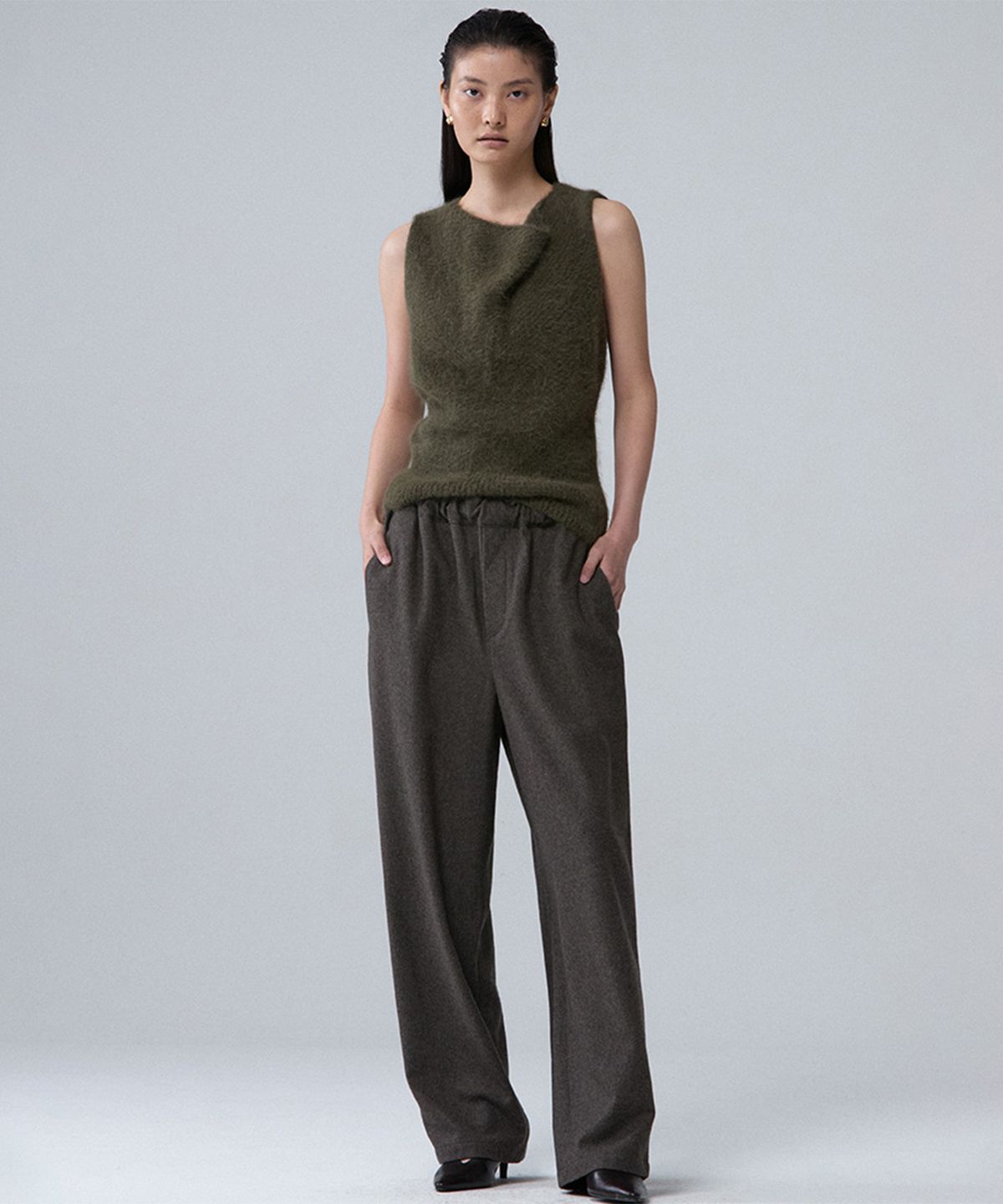 우마뭉(UMARMUNG) Wool cashmere straight pants_Dark olive