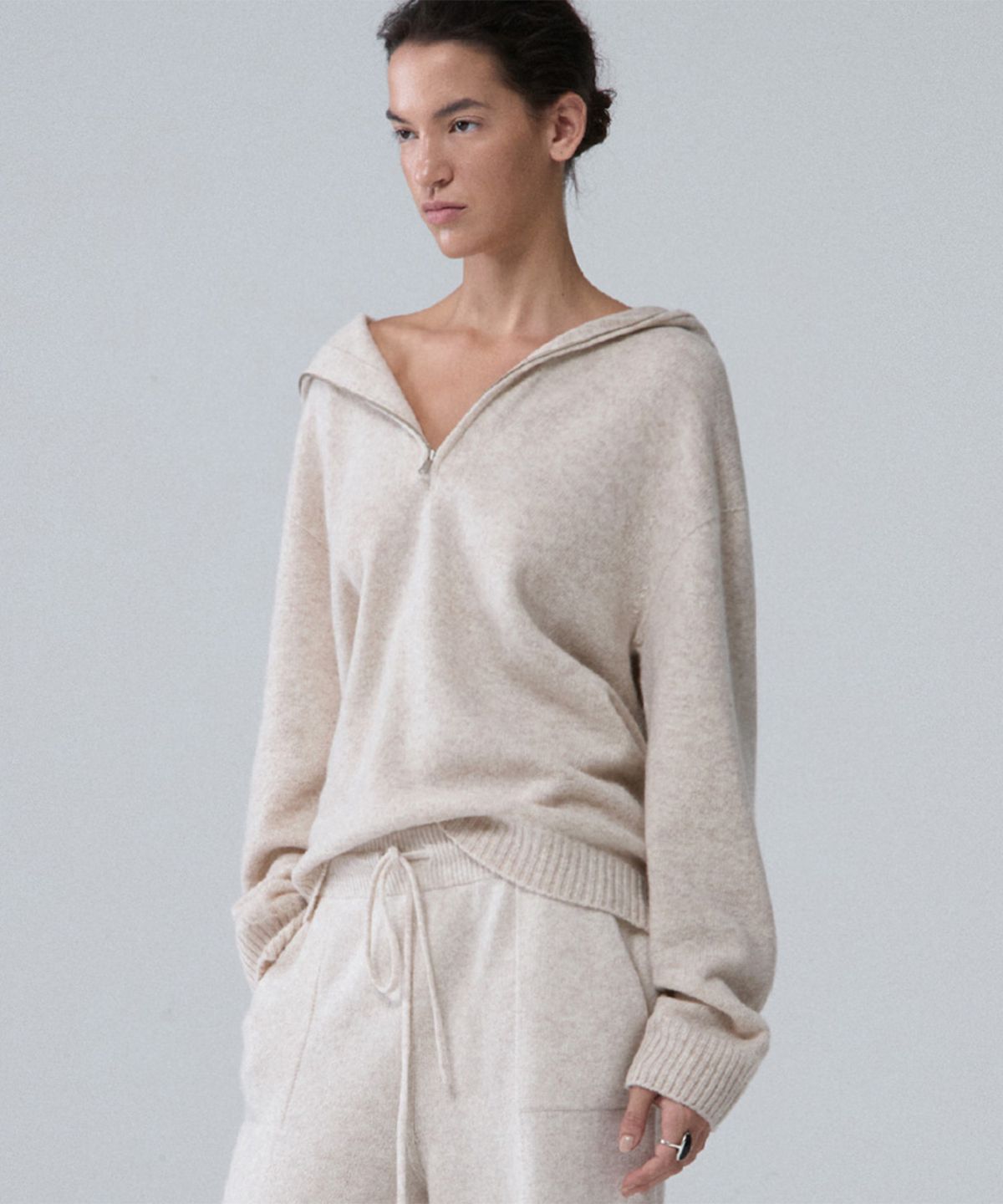 우마뭉(UMARMUNG) Super fine merino wool half zip up hooded pullover_Oatmilk