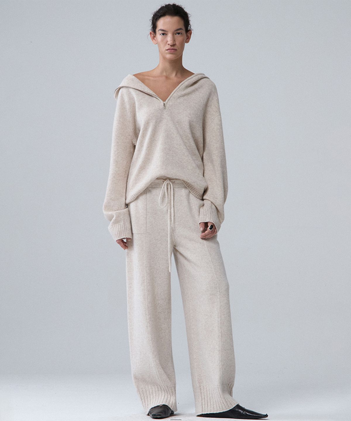우마뭉(UMARMUNG) Super fine merino wool half zip up hooded pullover_Oatmilk