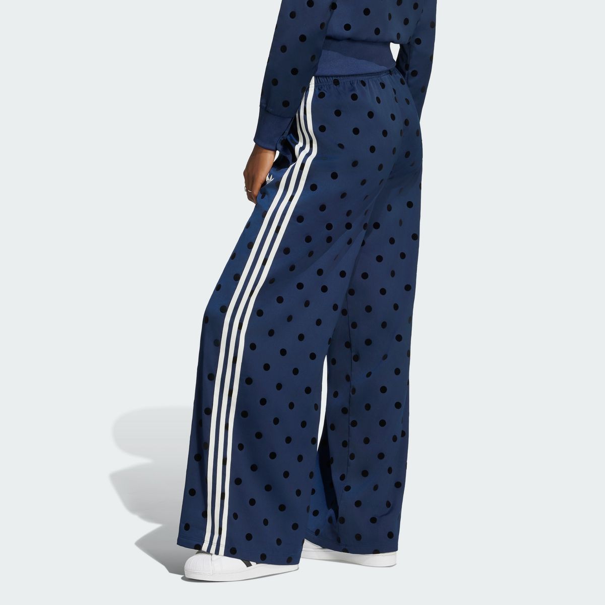 아디다스(ADIDAS) 새틴 폴카 닷 와이드 레그 팬츠 LI2844