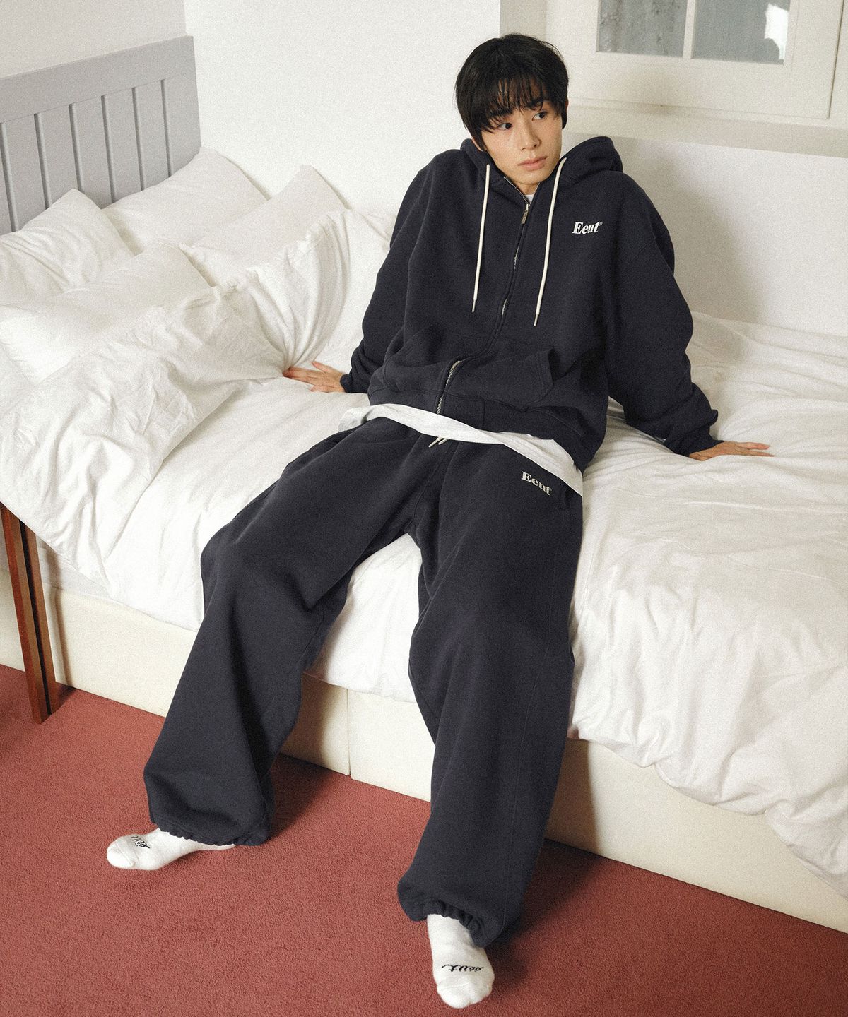 이우트(EEUT) EEUT BASIC WASHED SWEATPANTS / DARK NAVY