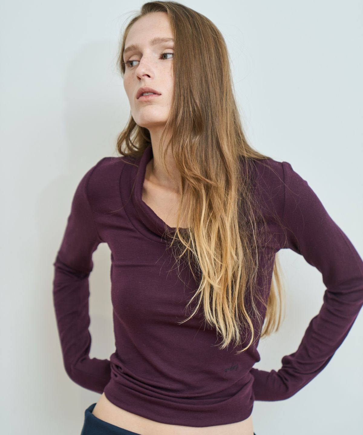 그리다제이(GRIDAJ) Wool Blend Soft Drape Cowl Neck  Tee _ Deep Purple