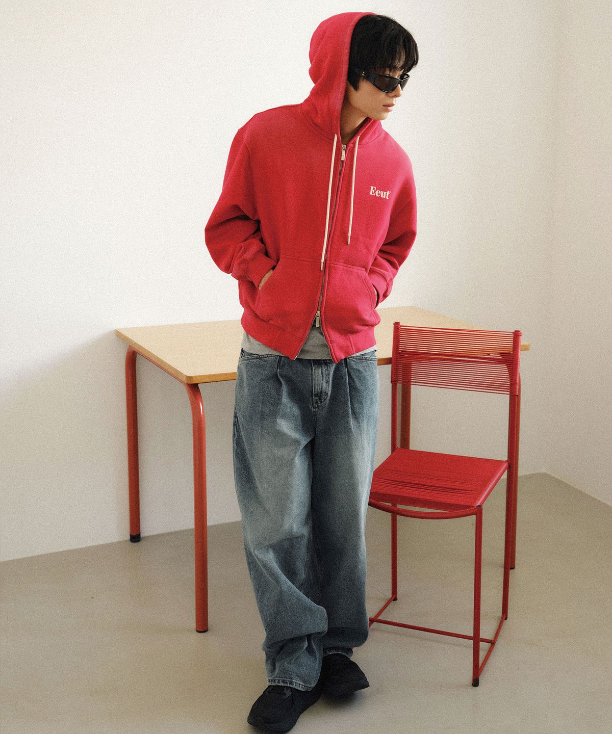 이우트(EEUT) LINE CONTOUR DENIM PANTS / INDIGO BLUE