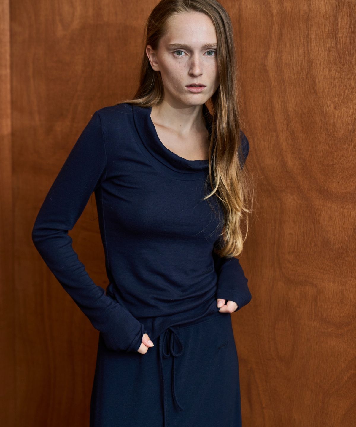 그리다제이(GRIDAJ) Wool Blend Soft Drape Cowl Neck  Tee _navy