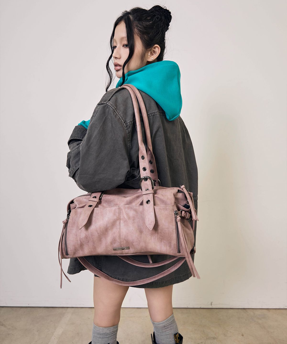 밈더워드로브(MIMTHEWARDROBE) [밈더 X 해나] Cheeky Motor Bag_Pink