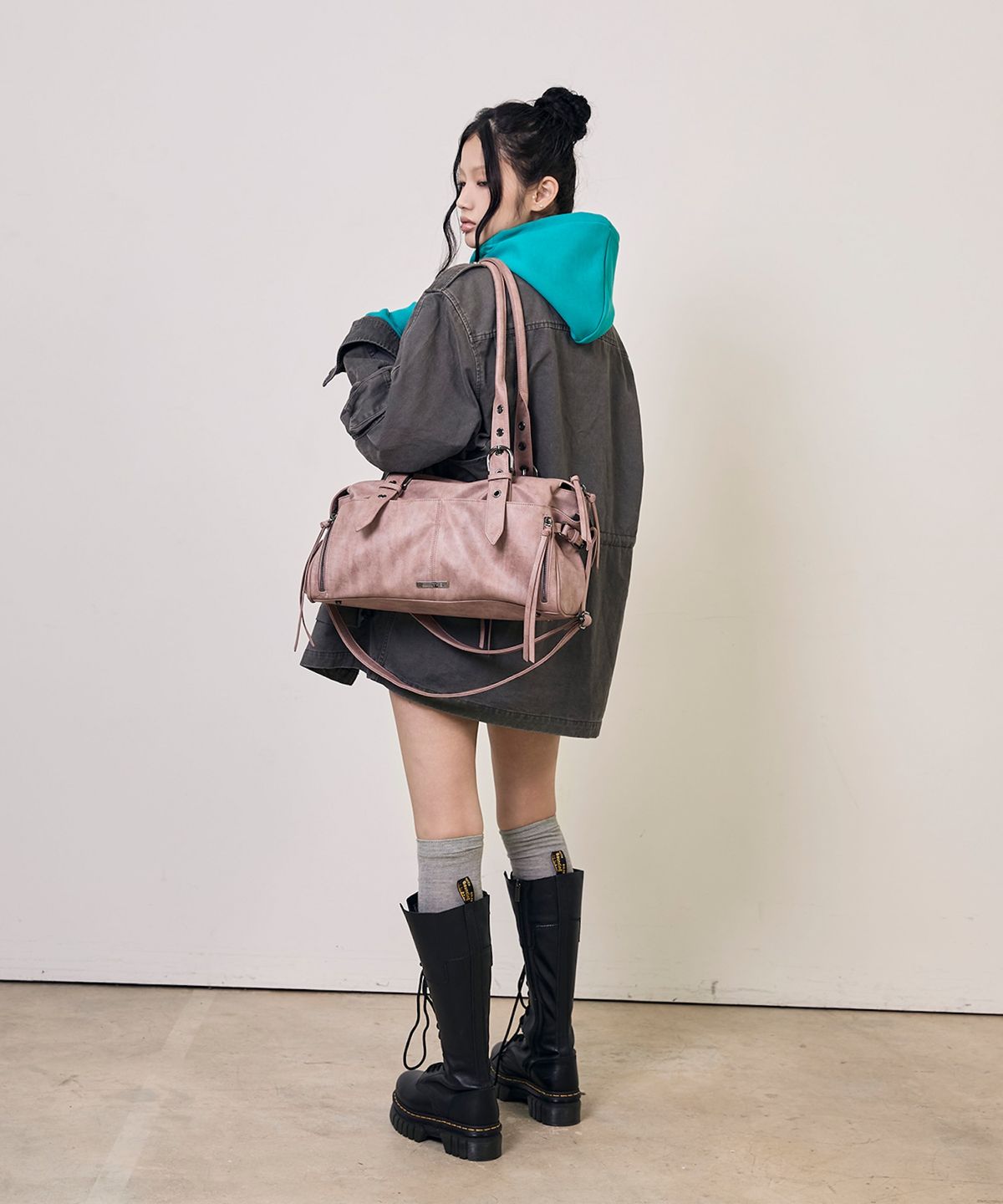 밈더워드로브(MIMTHEWARDROBE) [밈더 X 해나] Cheeky Motor Bag_Pink