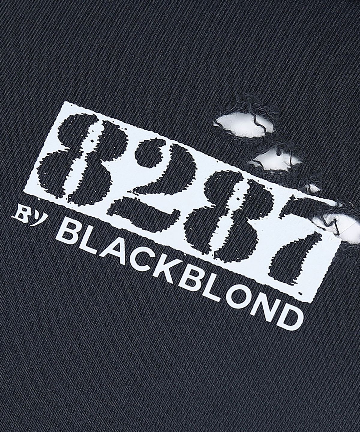 블랙블론드(BLACKBLOND) 8287 센터 로고 빈티지 크롭 후디 (차콜)