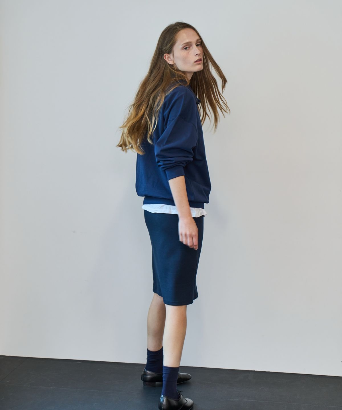그리다제이(GRIDAJ) [Signature] Overfit Collared Sweatshirt  _ navy