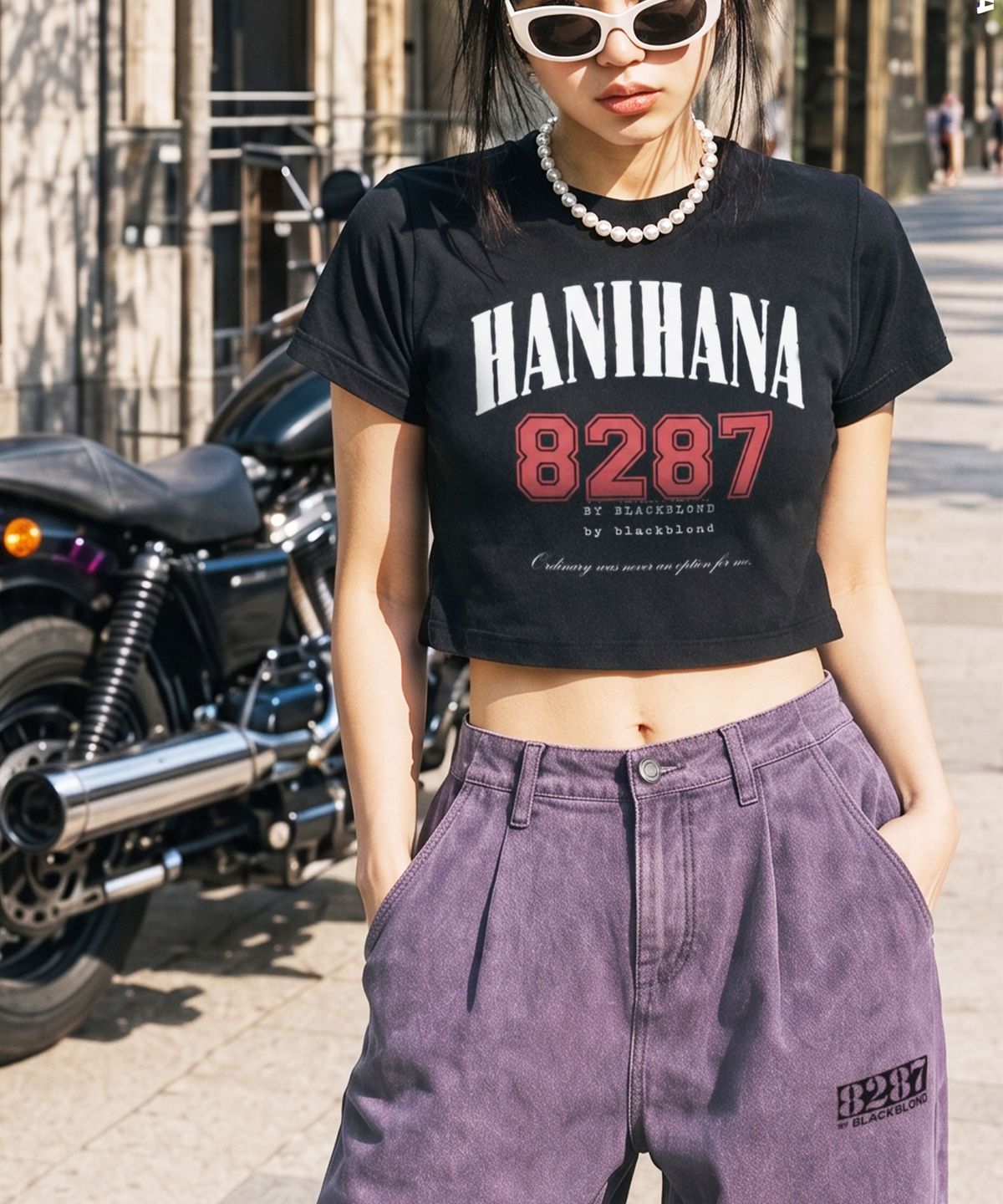 블랙블론드(BLACKBLOND) 8287 바시티 로고 크롭 반팔티 (블랙)