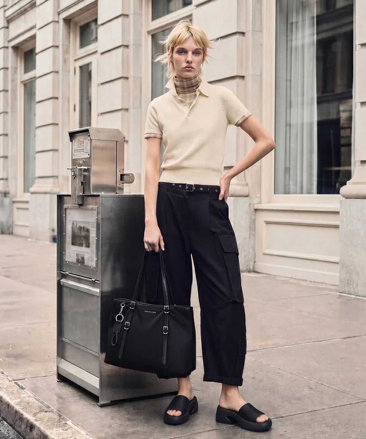 찰스앤키스(CHARLES & KEITH) 레비 나일론 토트백 2colors CK2-30782829