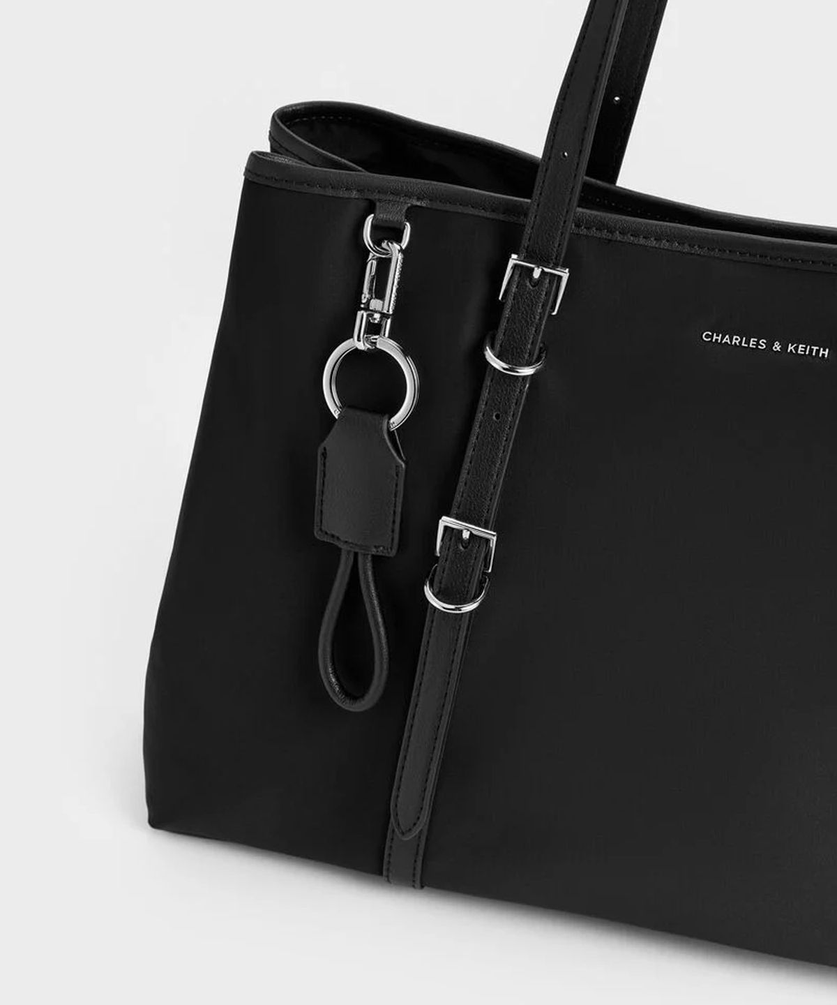 찰스앤키스(CHARLES & KEITH) 레비 나일론 토트백 2colors CK2-30782829