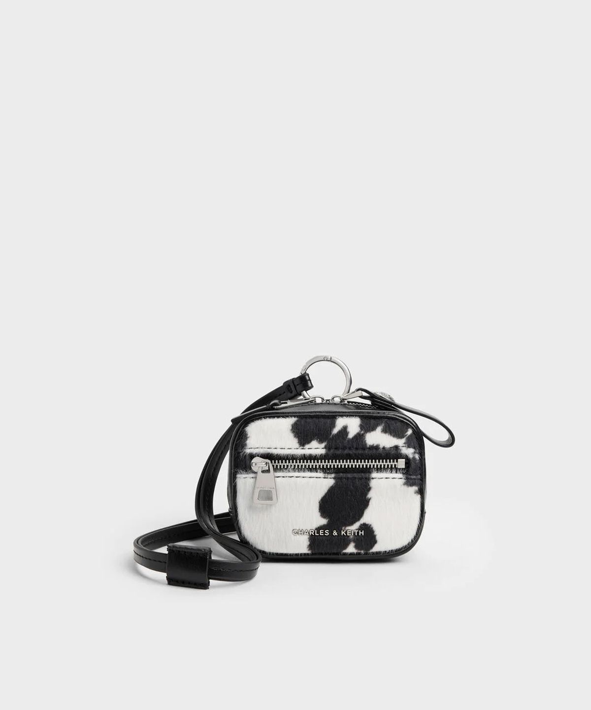 찰스앤키스(CHARLES & KEITH) 베가 퍼리 카우 프린트 마이크로 케이스 CK6-60840674-A