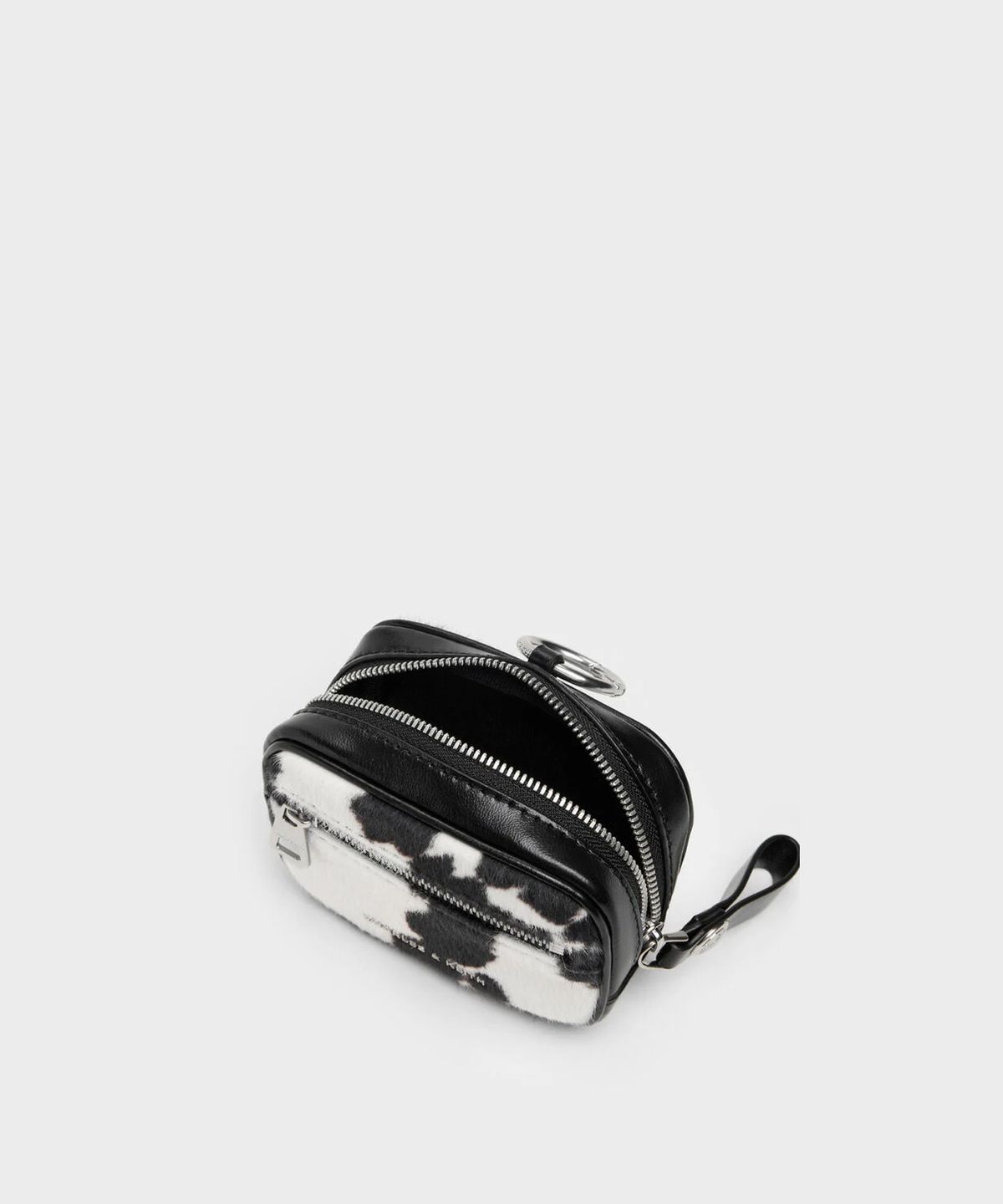 찰스앤키스(CHARLES & KEITH) 베가 퍼리 카우 프린트 마이크로 케이스 CK6-60840674-A