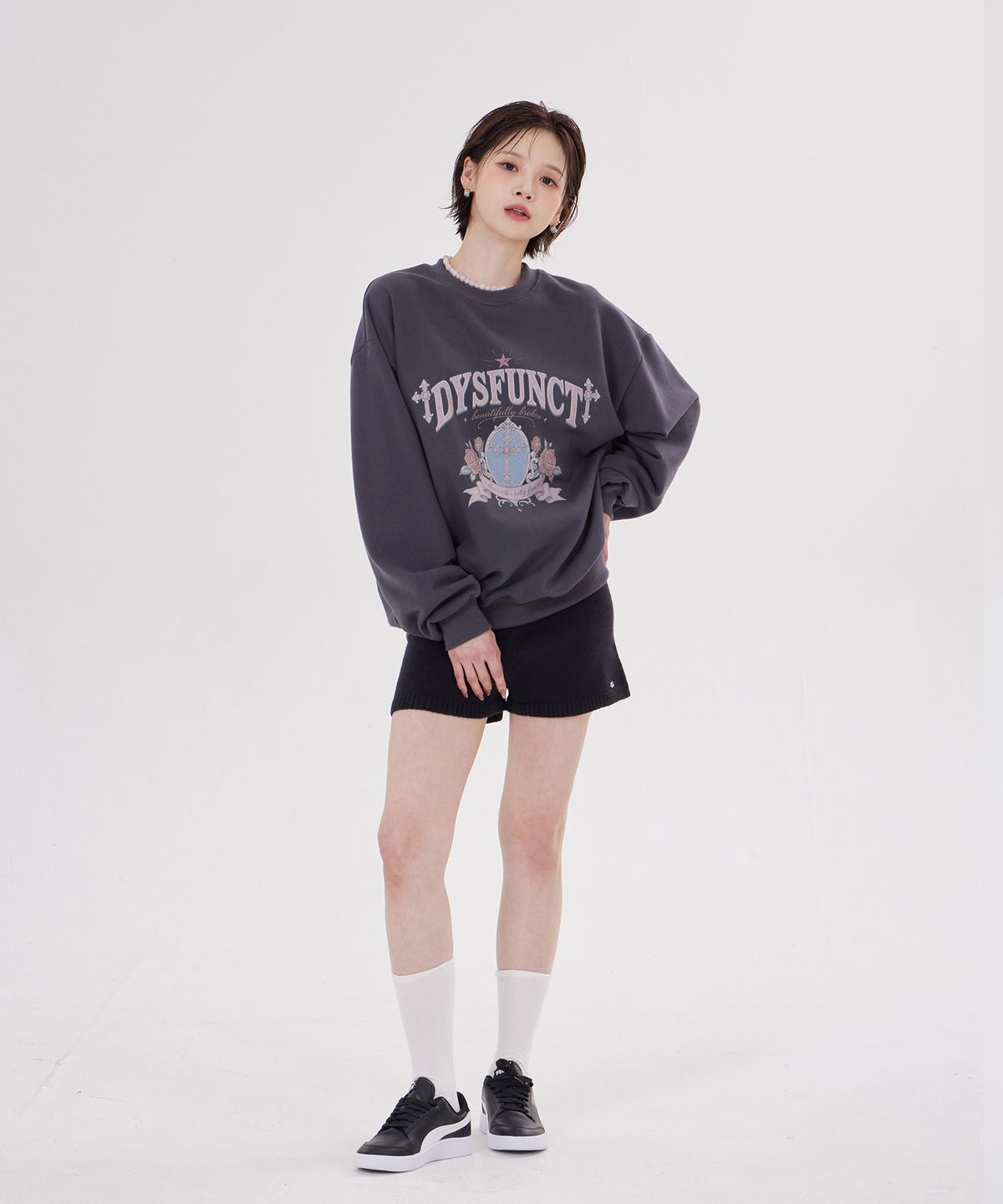 디스펑트(DYSFUNCT) ROSE FRAME GRAPHIC SWEATSHIRT(CHARCOAL)