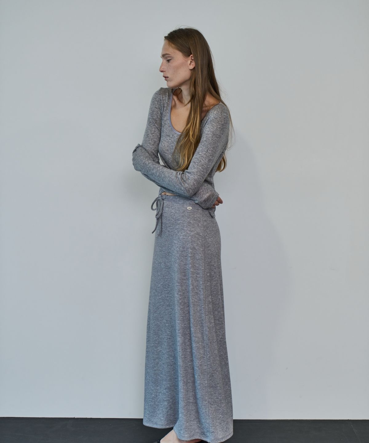 그리다제이(GRIDAJ) Ttencel wool scoop neck long sleeve _ gray