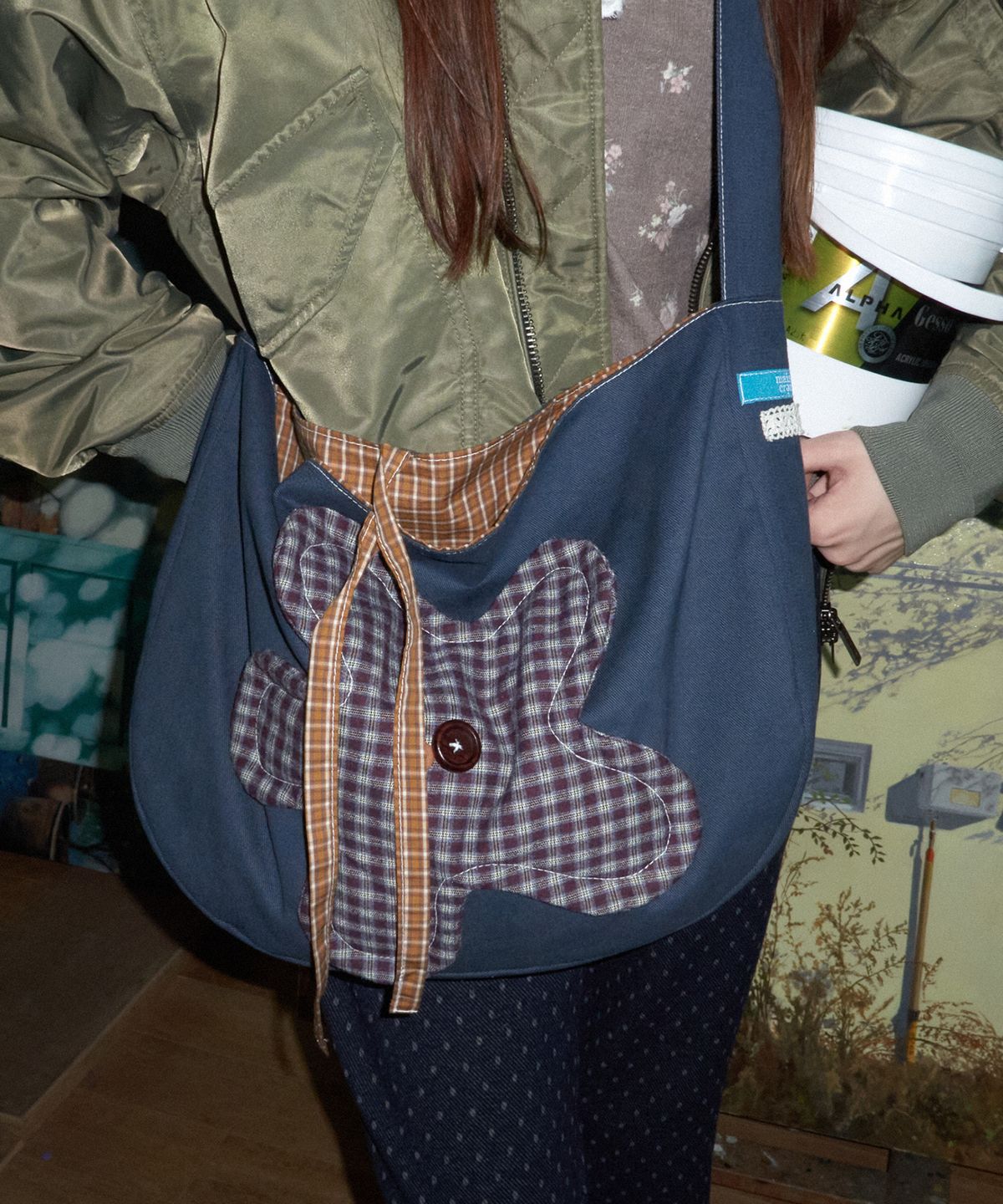 메종크렘(MAISON CREME) Check flower Cross bag_Navy