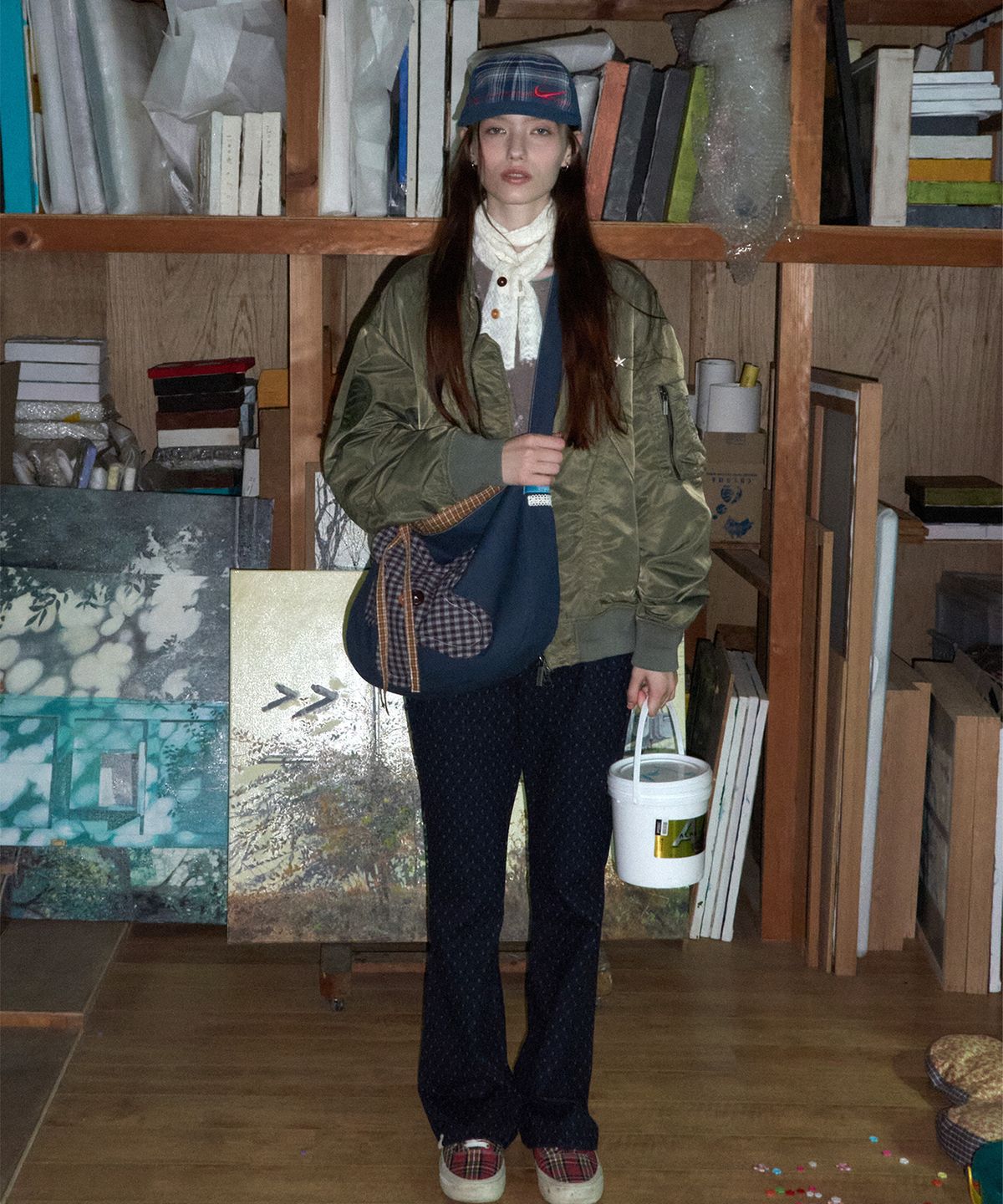메종크렘(MAISON CREME) Check flower Cross bag_Navy