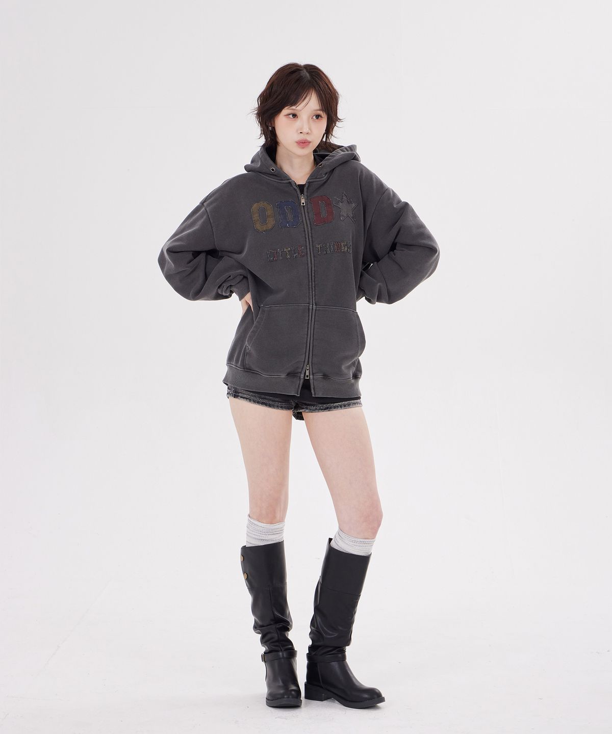 디스펑트(DYSFUNCT) ODD PIGMENT APPLIQUE ZIP-UP HOODIE(CHARCOAL)