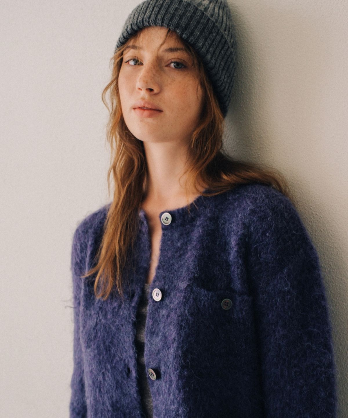 어나우트(UNNOUT) HAIRY WOOL KNIT CARDIGAN PURPLE