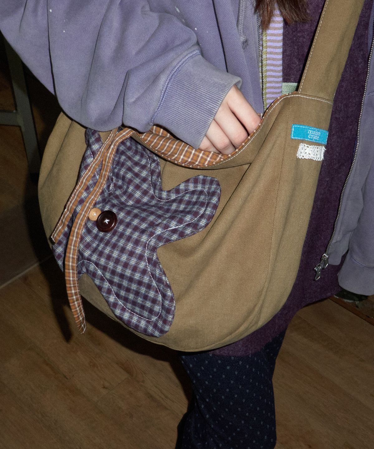 메종크렘(MAISON CREME) Check flower Cross bag_Beige