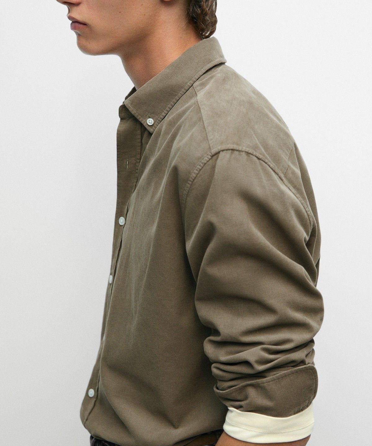 마시모두띠(MASSIMO DUTTI) 레귤러 핏 니들코드 셔츠