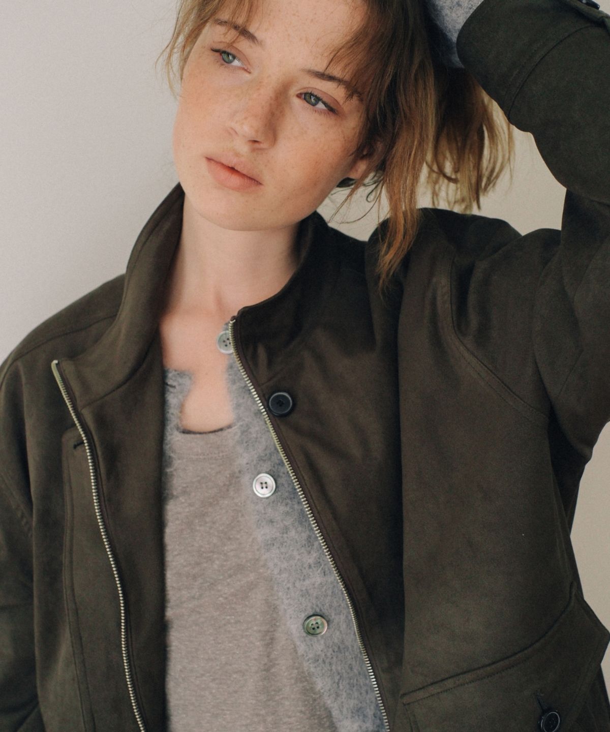 어나우트(UNNOUT) SUEDE BLOUSON JACKET KHAKI