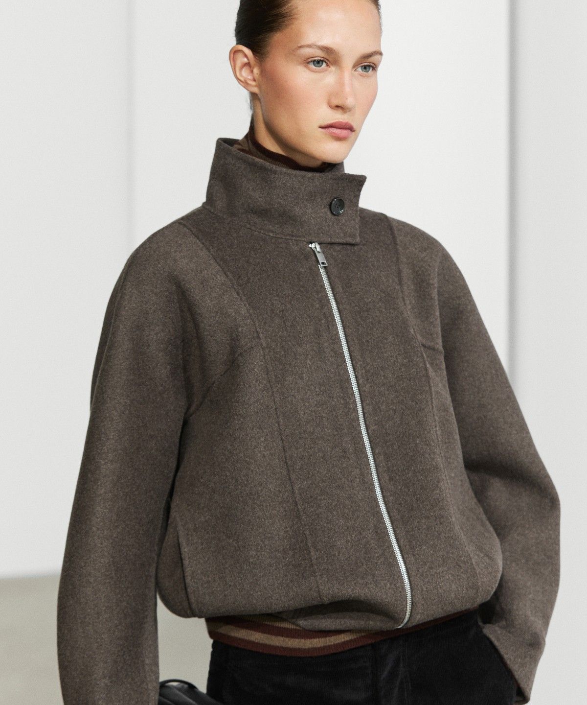 마시모두띠(MASSIMO DUTTI) 울 혼방 봄버 재킷