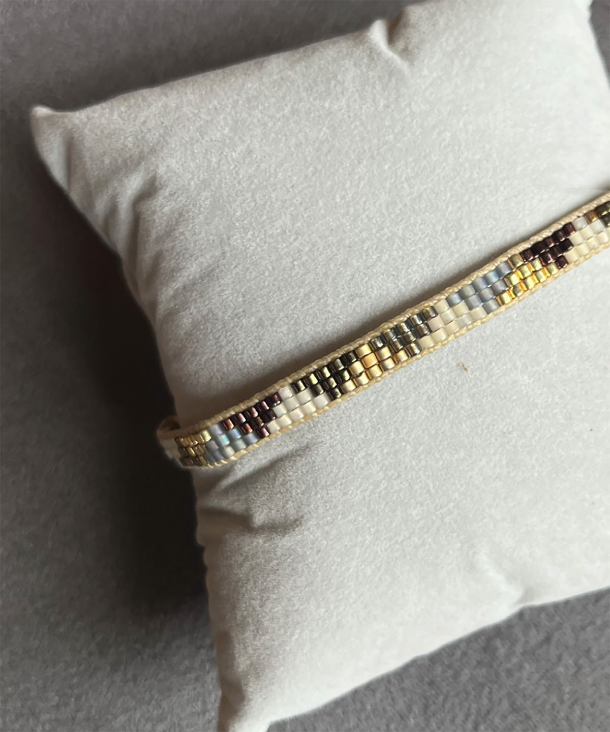 림바(RIMBA) [Leju] Handmade Beaded Bracelet in Grey and Copper