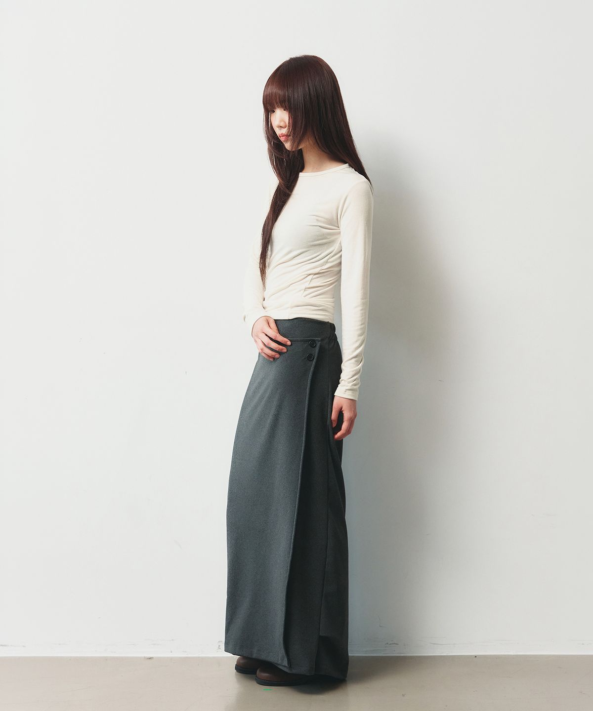 헨던시(HENDENCY) 레이어 랩 롱 스커트 (스톤 차콜)