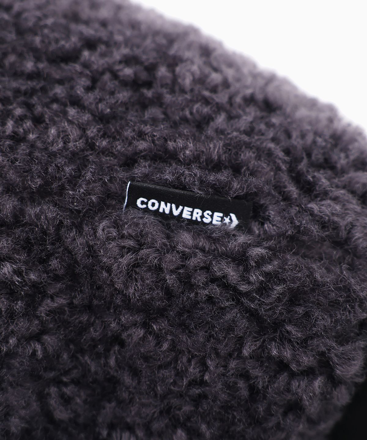 컨버스(CONVERSE) 스타 로고 플러피 버킷백 다크 매터 UAC030-GDA