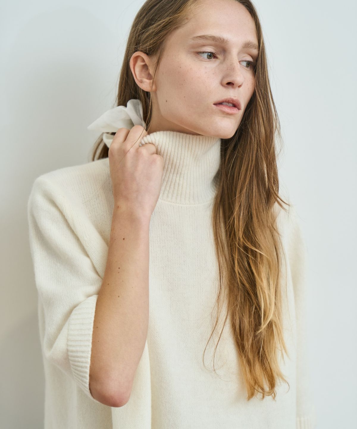 그리다제이(GRIDAJ) High-Neck Half Sleeve Knit