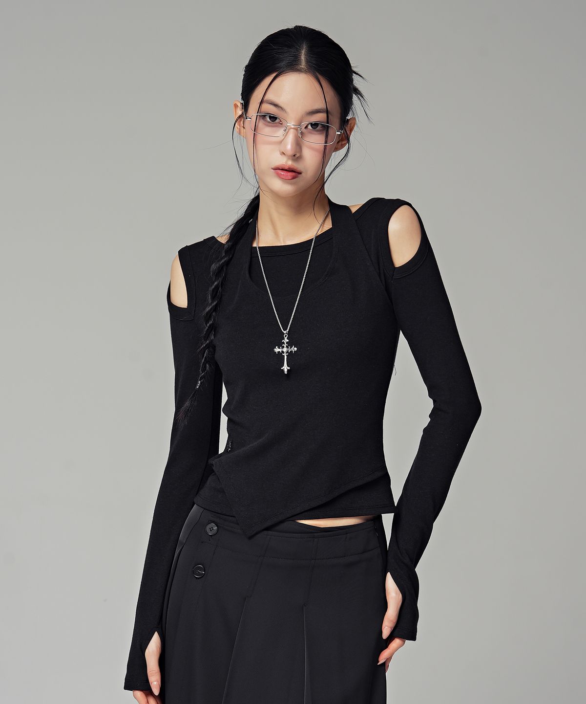 어반드레스(AVANDRESS) 티엔 컷아웃 홀터 레이어드 티_3COL