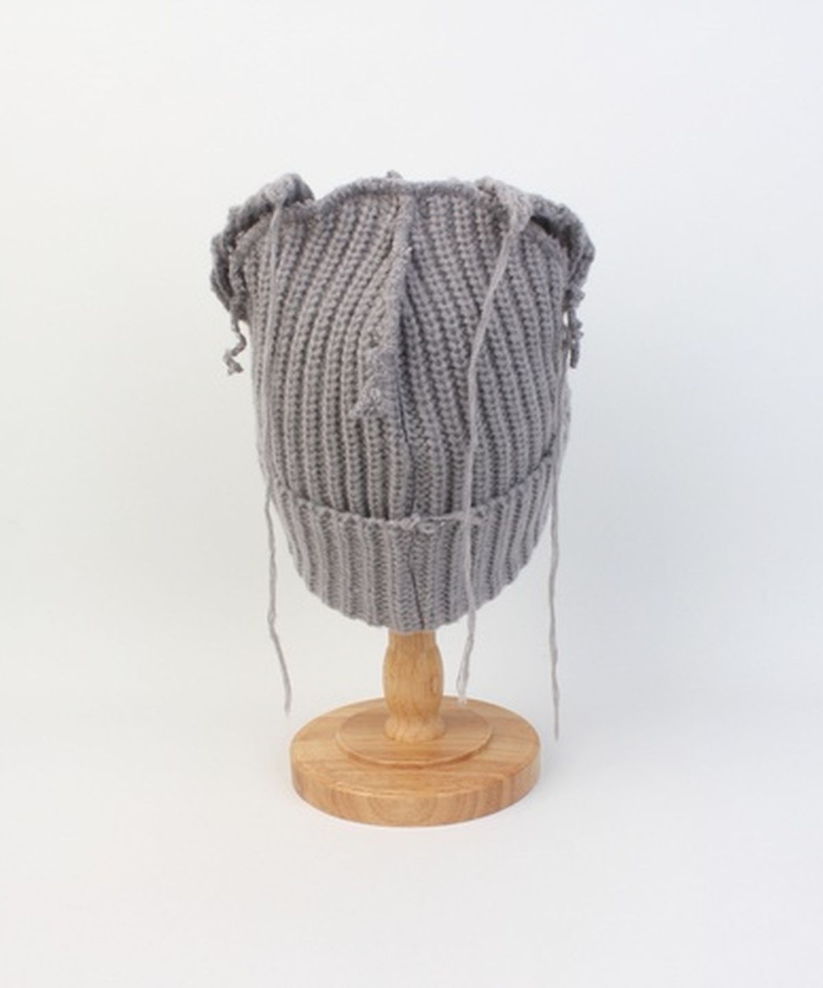 유니버셜 케미스트리(UNIVERSAL CHEMISTRY) Vintage Fox Gray Beanie 고양이비니
