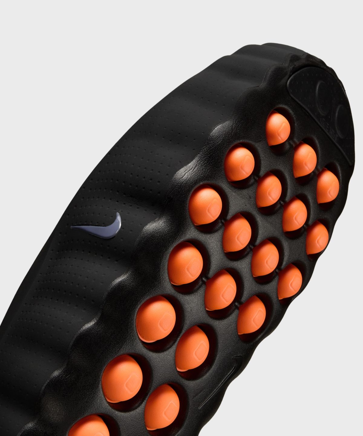 나이키(NIKE) 마인드 001 M - 블랙:하이퍼 크림슨:화이트:크롬 / HQ4307-001