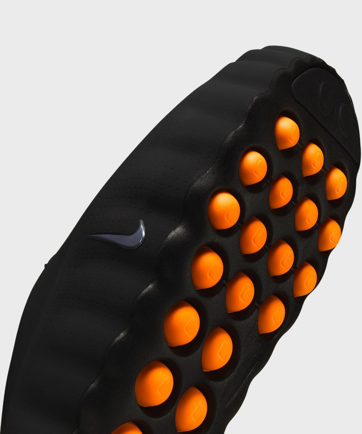나이키(NIKE) 마인드 001 W - 블랙:하이퍼 크림슨:화이트:크롬 / HQ4309-001