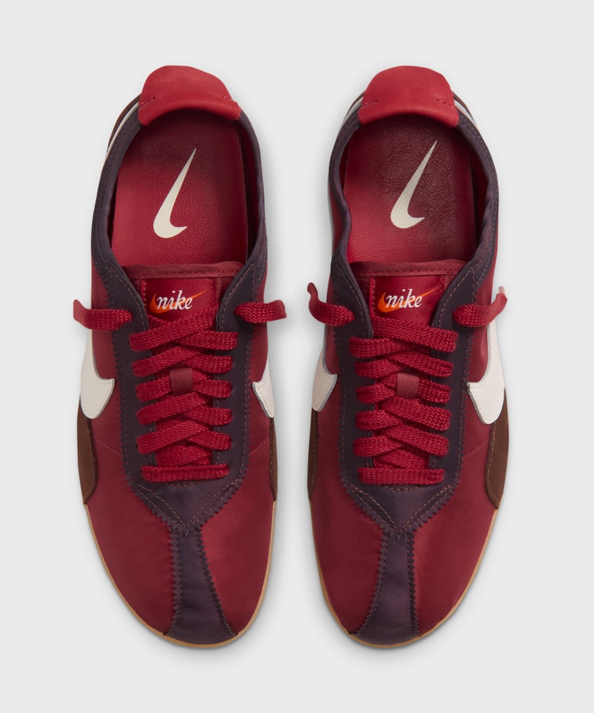 나이키(NIKE) 문 슈 W - 미스틱 데이츠:터프 레드:검 라이트 브라운:세일 / IX7025-600