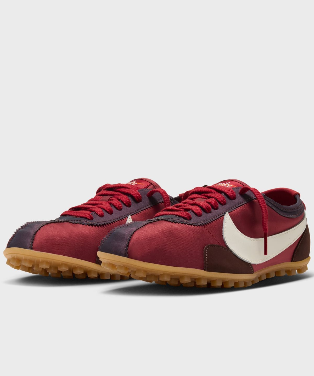 나이키(NIKE) 문 슈 W - 미스틱 데이츠:터프 레드:검 라이트 브라운:세일 / IX7025-600