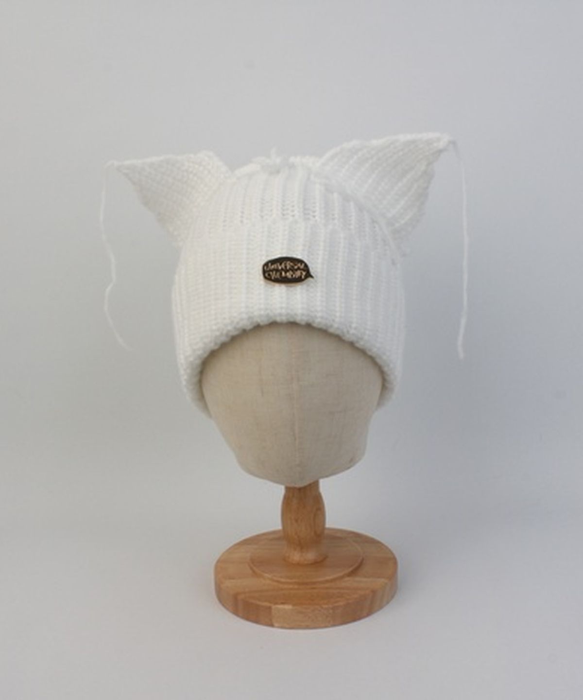 유니버셜 케미스트리(UNIVERSAL CHEMISTRY) Vintage Fox White Beanie 고양이비니