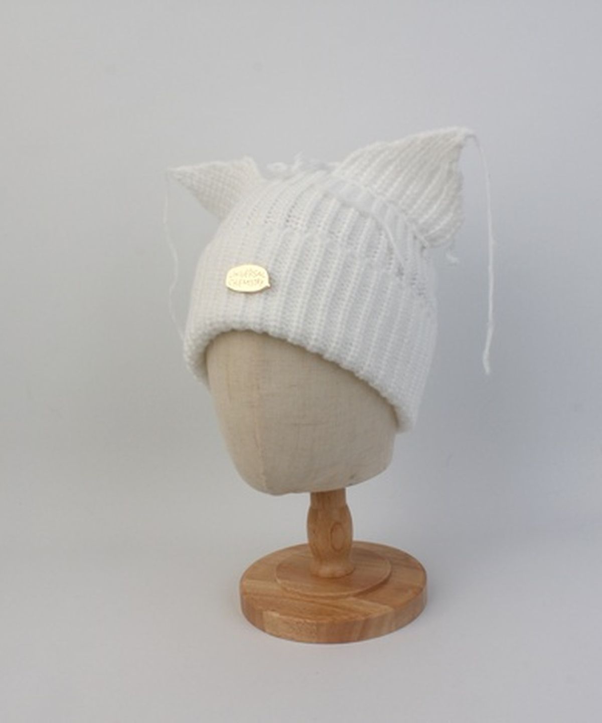유니버셜 케미스트리(UNIVERSAL CHEMISTRY) Vintage Fox White Beanie 고양이비니