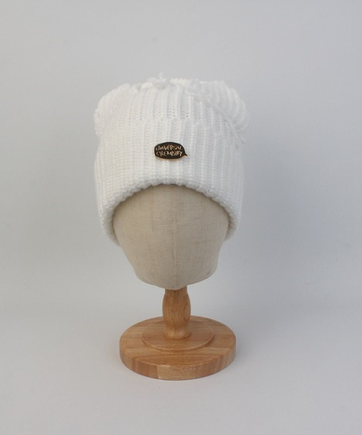 유니버셜 케미스트리(UNIVERSAL CHEMISTRY) Vintage Fox White Beanie 고양이비니