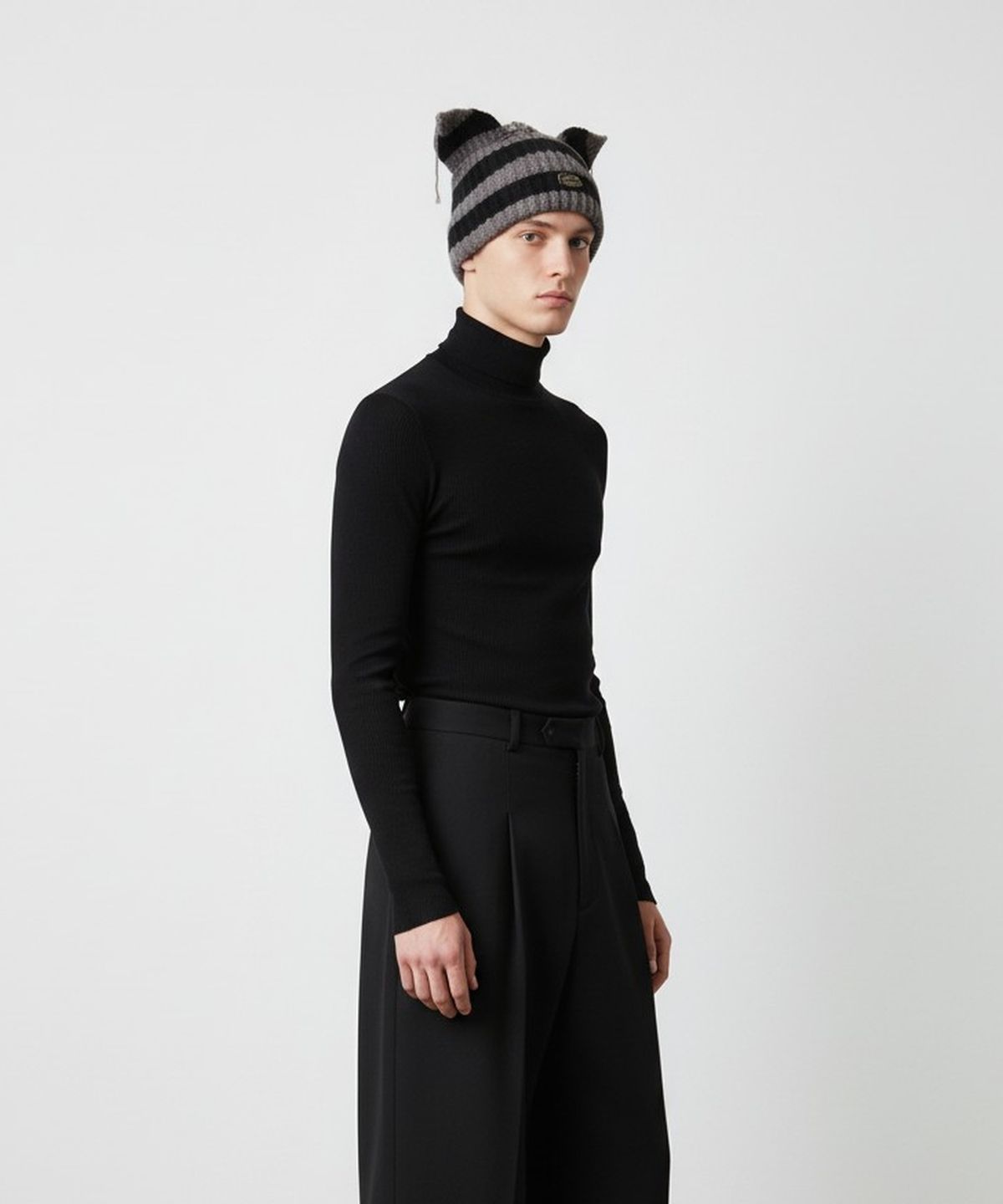 유니버셜 케미스트리(UNIVERSAL CHEMISTRY) Vintage Fox Black-Gray Beanie 고양이비니