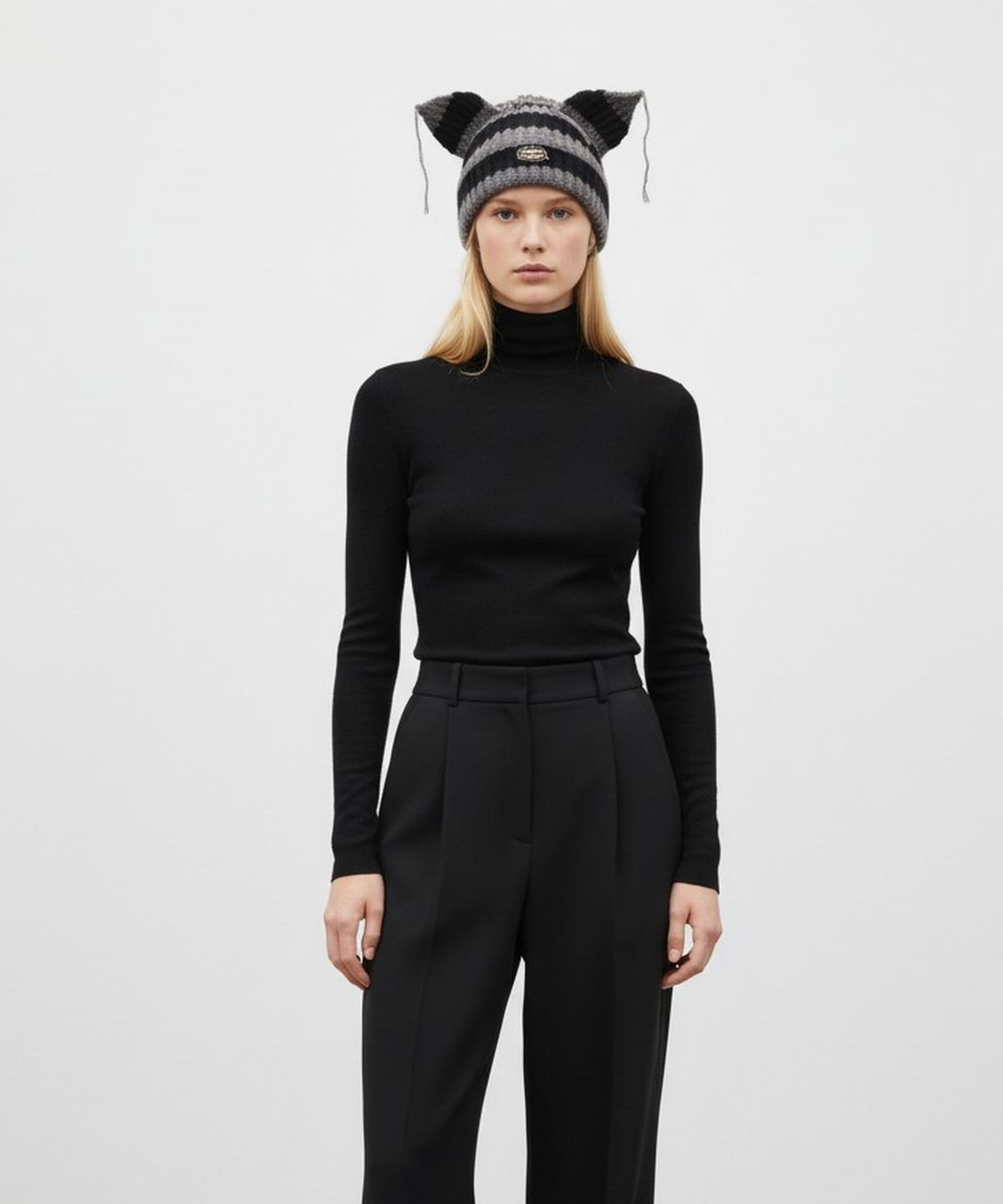 유니버셜 케미스트리(UNIVERSAL CHEMISTRY) Vintage Fox Black-Gray Beanie 고양이비니