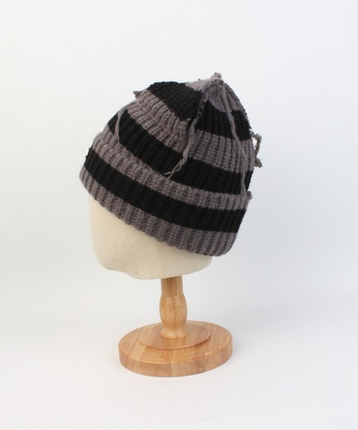 유니버셜 케미스트리(UNIVERSAL CHEMISTRY) Vintage Fox Black-Gray Beanie 고양이비니