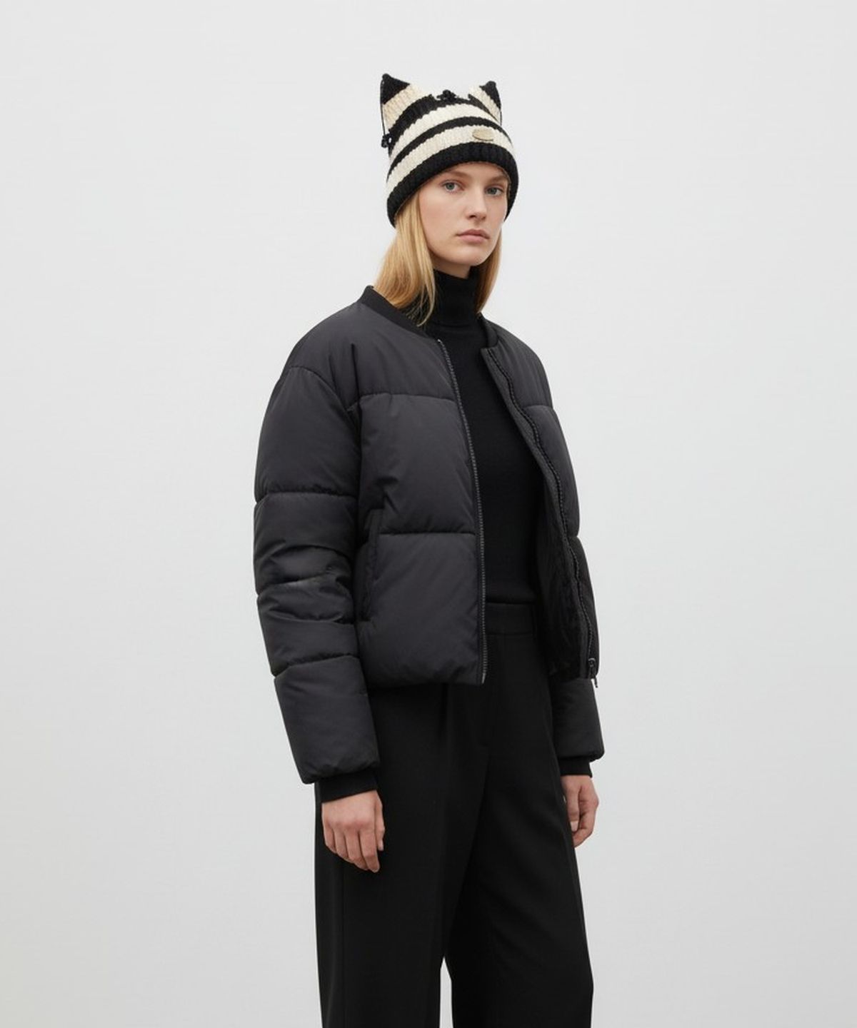 유니버셜 케미스트리(UNIVERSAL CHEMISTRY) Vintage Fox Black-Ivory Beanie 고양이비니