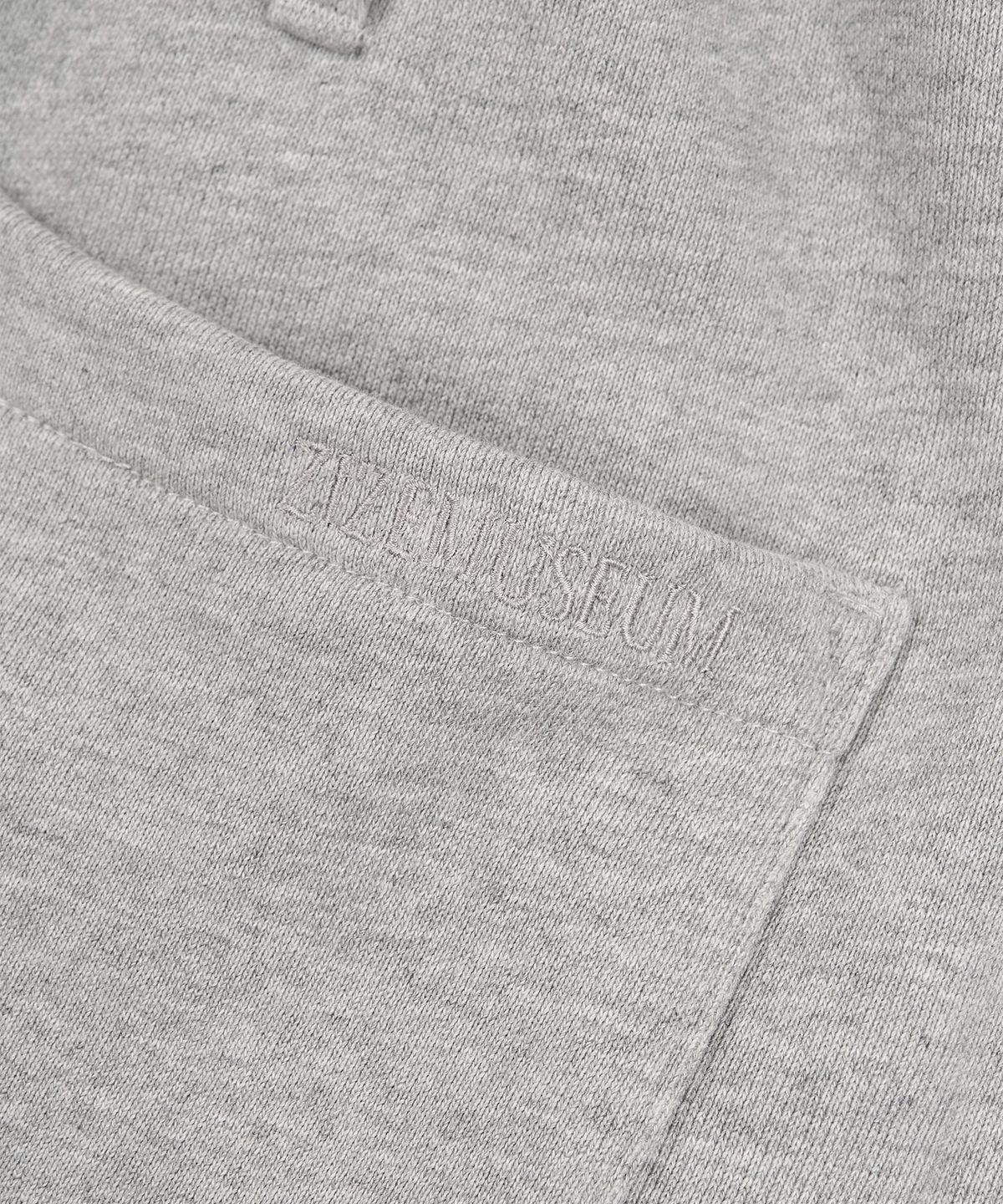 지제뮤지엄(ZIZEMUSEUM) LAYERED BANDING ONE-TUCK SWEATPANTS (MELANGE  GRAY)