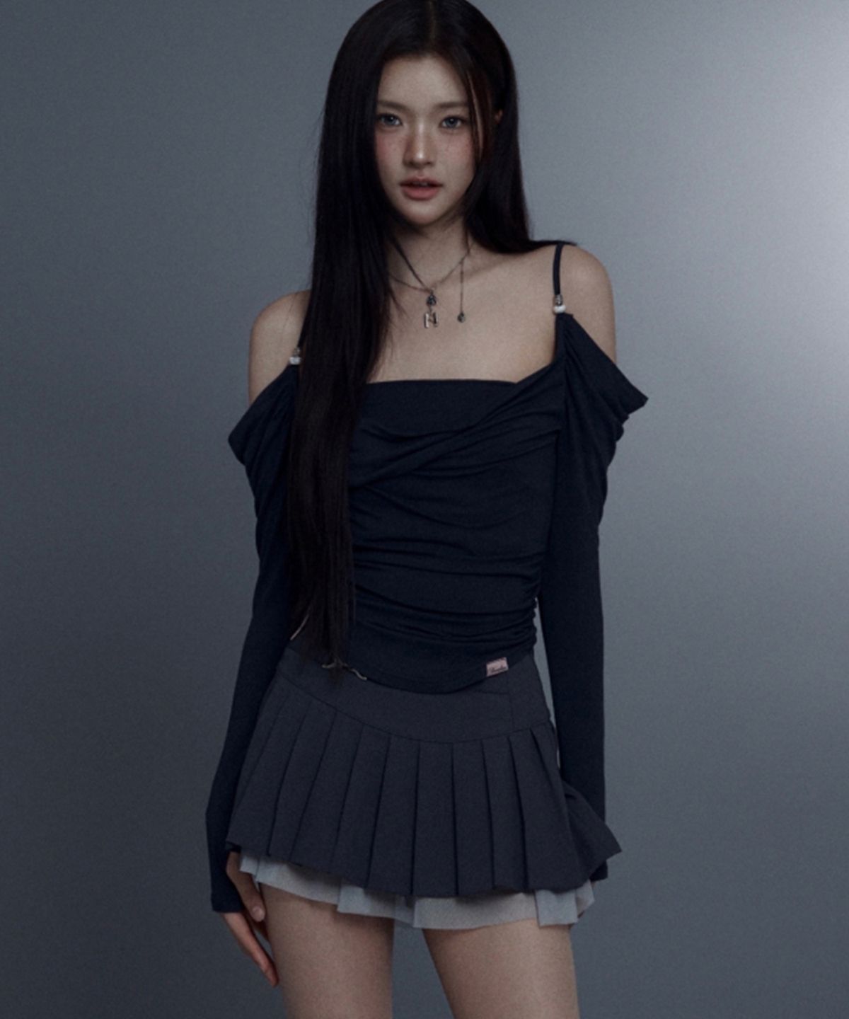 뉴얼린(NEWALRIN) Eve Draping Off-Shoulder Blouse(4colors)