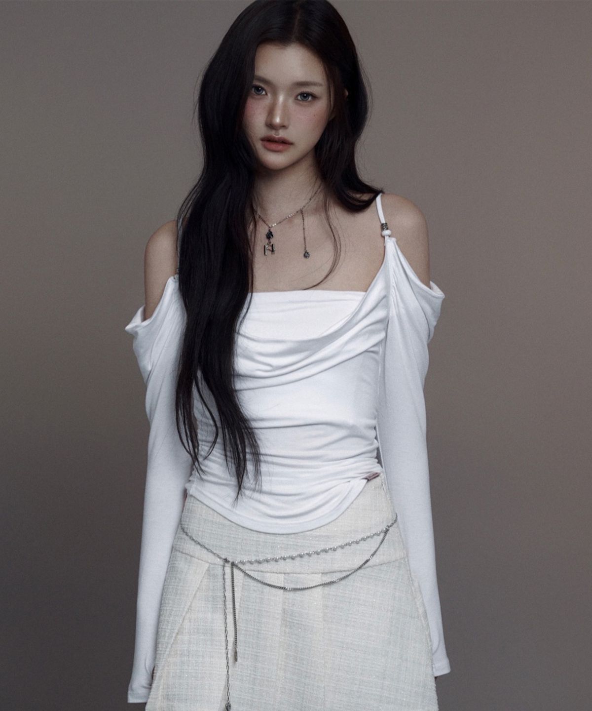 뉴얼린(NEWALRIN) Eve Draping Off-Shoulder Blouse(4colors)