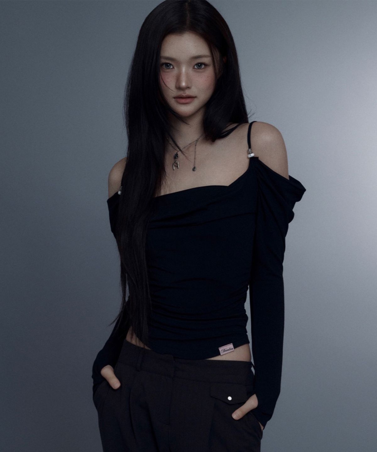뉴얼린(NEWALRIN) Eve Draping Off-Shoulder Blouse(4colors)