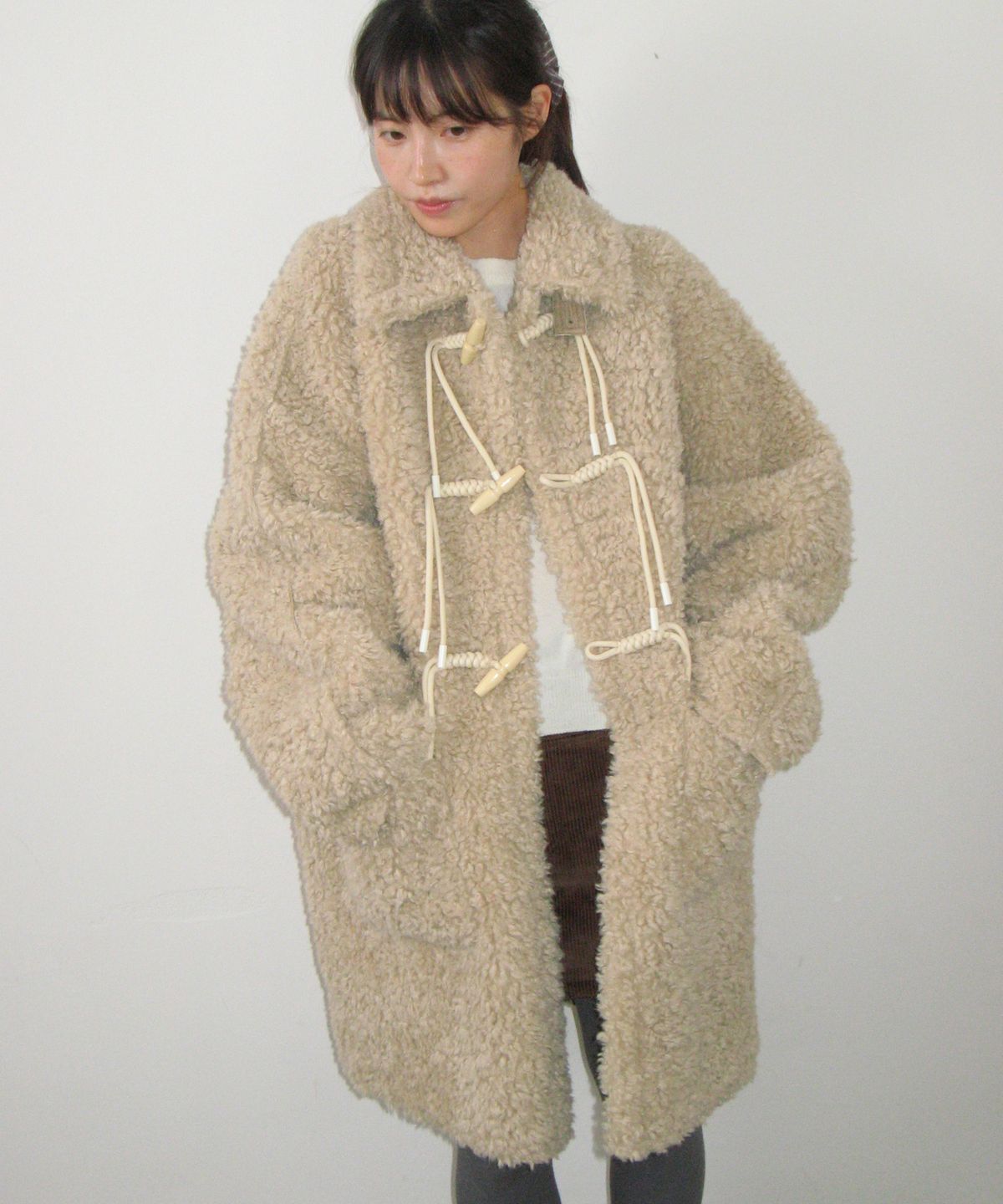 론론(RONRON) HIGH NECK TOGGLE HALF COAT BEIGE