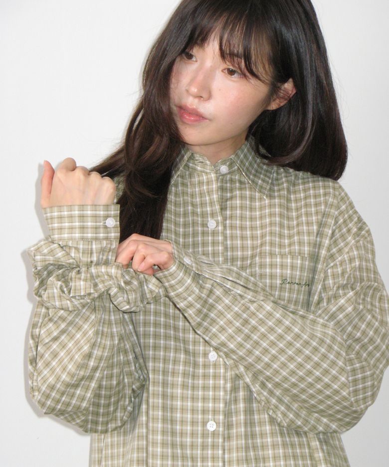 SCRUNCHIE SET LETTERING OVER FIT CHECK SHIRT OLIVE